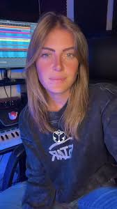 Aimes-tu cette version ? 👀 Mélange de hard techno et schranz 2e drop ...