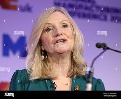 Tracy Priest's Instagram, Twitter & Facebook