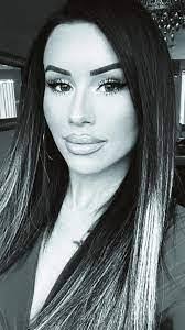 Keri Hannah's Instagram, Twitter & Facebook