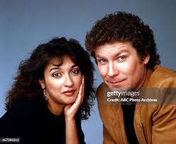 384 fotos e imágenes de alta resolución de Dora Gallery