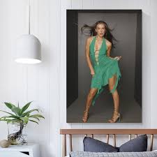 bubugo Millie Bobby Brown Sexy Actress Poster Poster Decorative Painting  Canvas Wall Art Living Room Posters Bedroom Painting 20x30inch(50x75cm) :  Amazon.ca: Home