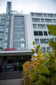 As The Seasons Change Soundproof Room Hotel Charlottenburg