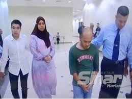 Tidak kah kau tahu kenapa aku memanggilmu ke sini? Pasangan Kekasih Didakwa Curi Kad Atm