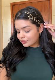 Respuesta a @Anafabiola este peinado le queda bien a todass💗💗✨ es que ame  con los broches de estrella, por cierto la que comienza el video y la que  lo termina 2 personas diferentes😂🪄🌌 #hairstyle ...
