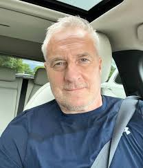 Efa hitany be zany mandray 600,000.00ar-800,000.00ar eo eo isan' andro zany  ah Betsaka no tsy mino nefa asa enligne misy porofo ity zaraina  maimaimpoana ity Téléphone fotsiny no ilaina dia afaka mandray