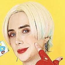 Honestly wasn't sure what to expect but this was above and beyond. Oli London Bio Family Trivia Famous Birthdays