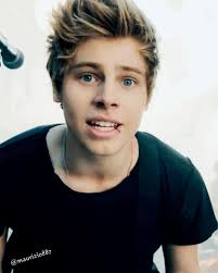 Последние твиты от luke hemmings (@thughemmings). Luke Hemmings Wallpapers Wallpaper Cave