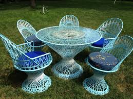 Russel Woodard Fiberglass Patio Set Mid Century Vintage Patio Furniture Vintage Patio Patio Design
