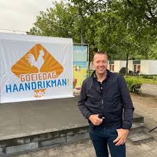 Het is ongelooflijk hoe dapper piet zijn ziekte heeft ondergaan, stelt omroepbaas jan slagter. Piet Paulusma