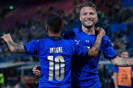 De traditionele kleuren van de club waren rood en wit. Italie Maakt Indruk In Aanloop Naar Ek Niemand Wil Ons Treffen Voetbal International