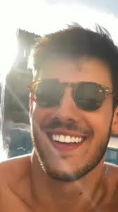 Quem mais aí está contando os dias pro verão chegar ? 🙋‍♂️😎 confira no  site www.andyroll.com.br os melhores óculos para compor seus looks e  prepare-se você também para o verão!!, ., ., #useandyroll ...