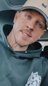 Chris Machowski's Instagram, Twitter & Facebook