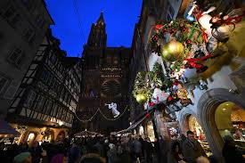 La ville de strasbourg ne doit être occupée par les français que jusqu'en 1704. Strasbourg Les Touristes De Retour Au Marche De Noel Un An Apres L Attentat La Presse