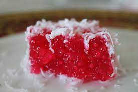 Kue sagu kelapa merupakan salah satu kue kering tradisional yang masih banyak penggemarnya resep dan cara membuat kue sagu kelapa termasuk cukup mudah dan bahannya mudah didapat. Kuih Sagu Azie Kitchen