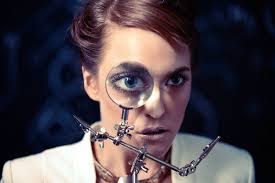 What are the key characteristics of a scientist?