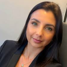 Samara Pinto's Instagram, Twitter & Facebook