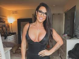 Christian porn star quit teaching job for sex work as God told her to -  Daily Star