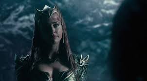 Amber heard is taking a dive under the sea. Justice League Director Zack Snyder Sold Amber Heard On Aquaman