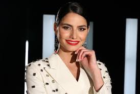 And today i'll be reviewing k by dolce and gabbana, a 2019 release meant to balance traditional and modern sensibilities for charming and sophisticated guys. Apokalyptiko Ayto Einai To Monadiko Shmeio Poy Exei Kanei Plastikh H Hliana Papagewrgioy Kosmika Gossip Womenonly Gr