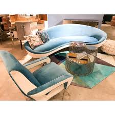 Il a un design compact. Exotic Blue Cushion Paradise Peacock Kare Design