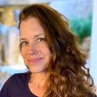 Rachel Crain's Instagram, Twitter & Facebook