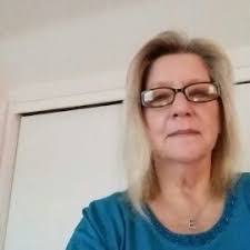 Evelyn Neumann's Instagram, Twitter & Facebook