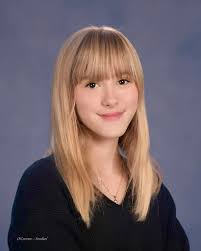 Melissa Laplume's Instagram, Twitter & Facebook