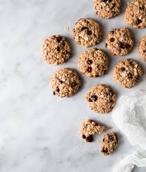 Biscuits Sante Aux Noix Canneberges Et Lait Au Chocolat Recipe Food Baking Desserts