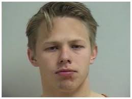 Reedsburg man charged with injuring 3 in drunken driving crash