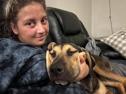 Update the baby is drooling from the mouth and diarrhea bad.  🙏🏼🙏🏼🙏🏼🙏🏼🙏🏼🙏🏼🙏🏼🙏🏼🙏🏼🙏🏼🙏🏼🙏🏼 I am asking if anyone who  can please please help this kitty. A lady has taken it home and it's