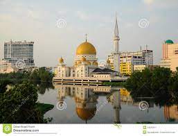 Tim on the kota bridge with masjid bandar diraja klang utara in the background (7 july, 2016). Klang Royal Town Mosque A K A Masjid Bandar Diraja Klang Editorial Photo Image Of Landmark Beautiful 44645611