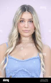 Elizabeth clementine hi-res stock photography and images