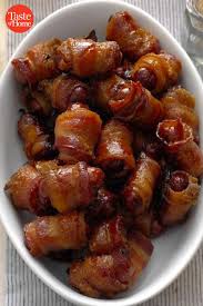 Yummy appetizers appetizers for party appetizer recipes mexican appetizers halloween appetizers christmas eve appetizers appetizer ideas simple appetizers easy thanksgiving appetizers. 55 Festive Christmas Appetizers That Will Make You Merry Entertaining Appetizers Appetizer Recipes Bacon Appetizers