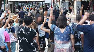 สำรวจหมู่บ้านทะลุฟ้า หลังปักหลักข้างทำเนียบรัฐบาลเป็นคืนที่ 2 พบตั้งโซนแบ่งชัดเจน ทั้งห้องครัวทะลุฟ้า สำนักสงฆ์ทะลุฟ้า ตั้งกฏเหล็ก 7 ข้อ. Jpr2qc2on3dhqm