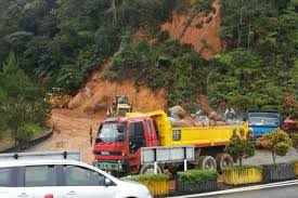 This list of landslides is a list of notable landslides and mudflows divided into sections by date and type. The Star On Twitter Landslide On Route To Genting Highlands Http T Co Wzgckkltpw Http T Co Ct3nkwbjqj