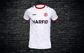 Die versandkostenpauschale beträgt 4,50 € (versicherter versand). Das Neue Rwe Trikot Ist Ab Sofort Erhaltlich Reviersport