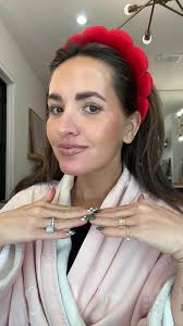 Time to get some ☀️ #springbreak #poolside #suntan #coverup #5minuteface  #summerdays #tanning