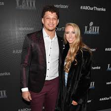 Nfl Star Patrick Mahomes And Fiancee Brittany Matthews Announce Pregnancy One Month After Engagement