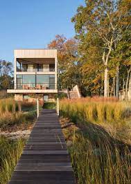 This Southampton Rustic Waterfront Home Offers Spectacular Wetlands Views Waterfront Homes Hamptons House House
