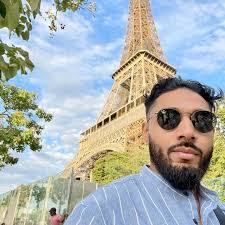 Aziz Kapadia's Instagram, Twitter & Facebook