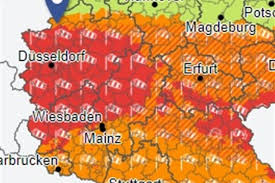 Unwetterwarnung vor glatteisregen und starkschneefall. Deutscher Wetterdienst Schraubt Unwetterwarnung Hoch
