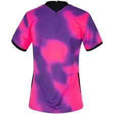 Veja as principais diferenças entre as duas camisa torcedor pro: Camisa Psg Iv 20 21 Roxa E Rosa Feminina Nike Jordan