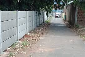 Hal semacam ini supaya pagar tidak terkesan sangat tinggi atau jadi tutup terlalu berlebih. Bagus Pagar Panel Beton Atau Pagar Batako Lebkur Com