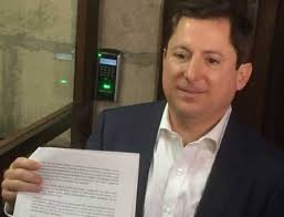 Renuncia Maderito al PAN y acusa a Gracia, Zeferino y Víctor Pérez de  repartirse los puestos