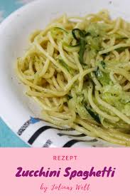 Zucchini Nudeln So Essen Auch Kinder Das Grune Gemuse In 2020 Rezepte Zoodles Rezept Essen