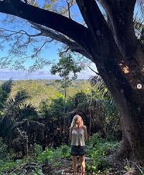 Ellie Goulding DELETES Instagram following the breakdown of her marriage to  Caspar Jopling and moving out of their family home