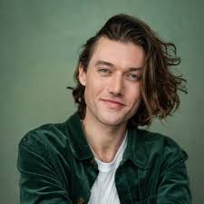 Luke Millington-Drake (@LukeMDrake)