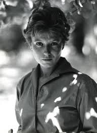 A lo largo de su vida el pensador padeció 33 juicios y el rechazo de una sociedad aún inmadura para sus obras, tan polémicas como proféticas: Dacia Maraini Una Vita In Viaggio People