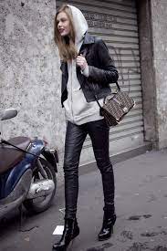 Frida Gustavsson Wearing A Hoodie Under A Cropped Biker Jacket Looks Look Estilo