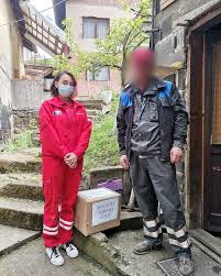 Poruku da je u svijetu haosa važno imati smažne korjene u dobroti dokazao  je i naš sugrađanin Mirsad Čolić. Danas, 29.4.2021. godine, uručili smo  Ramazanske pakete koje je donirao Mirsad Čolić za